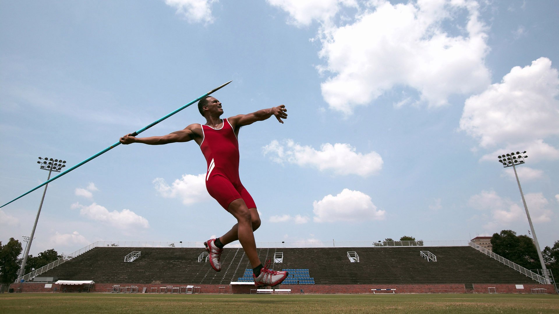 “团队坚守:幕后英雄的坚韧守护”,团队的守护者