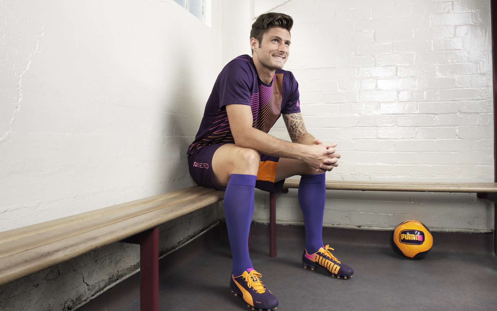 尼克斯通过“无人机运球挑战”在校园掀起热潮