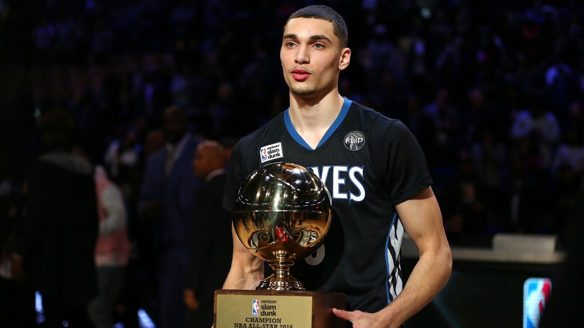 未来车载显示屏：互动体验升级，未来汽车显示屏的发展趋势