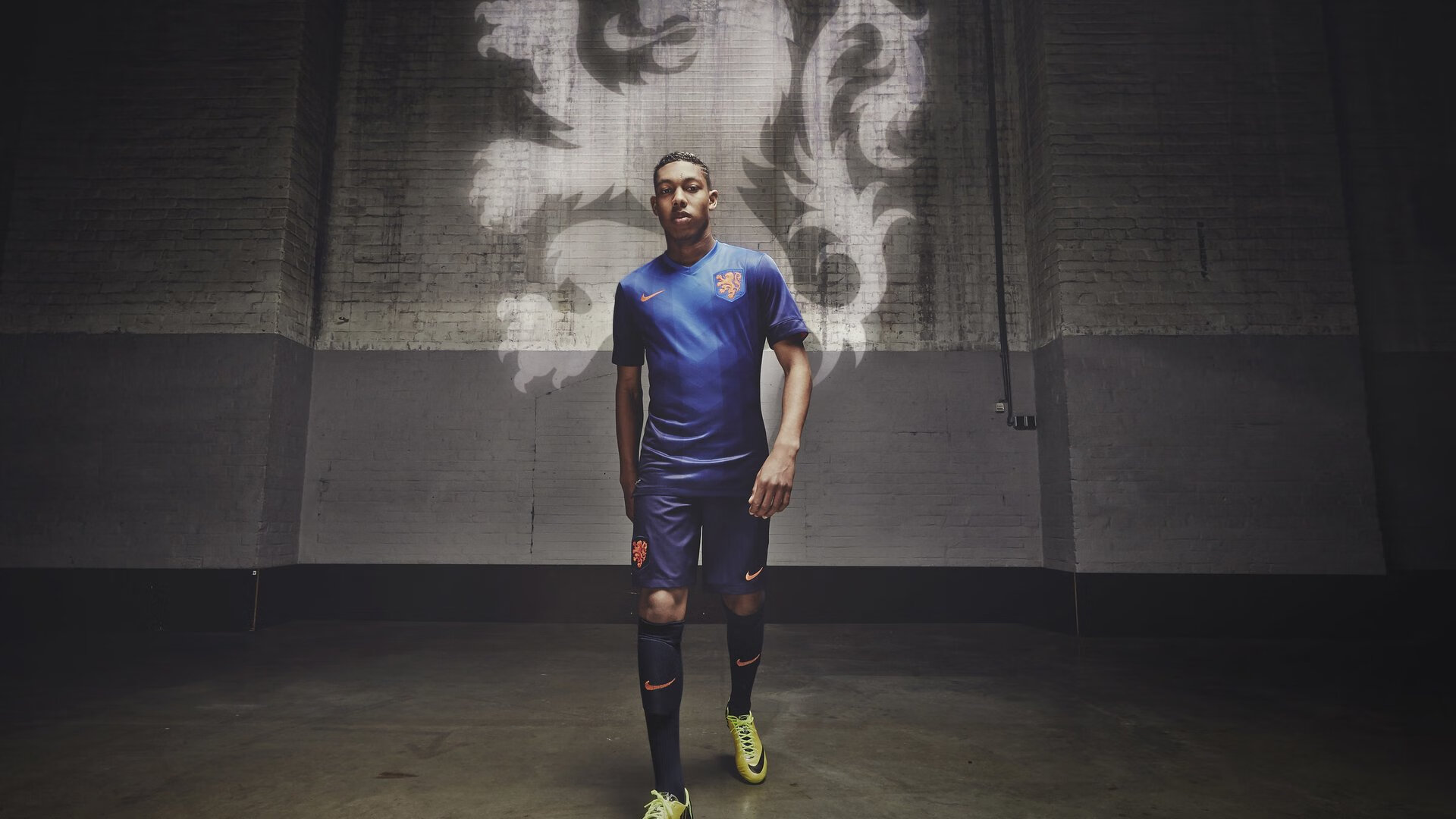 皇马引进年轻天才，誓将未来之星带回皇马阵容，皇马老将