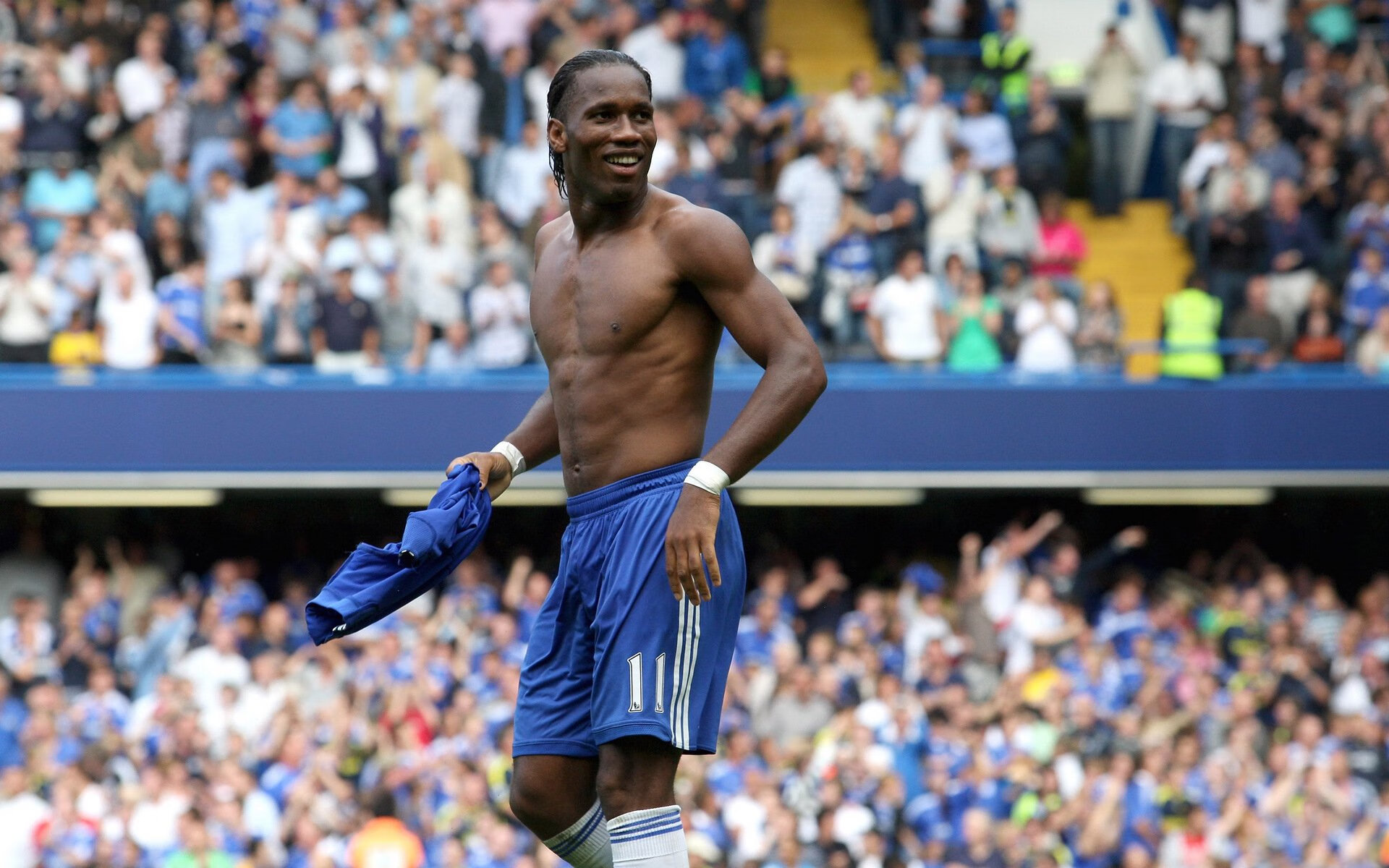 诸如足球短视频、直播带货等新兴盈利模式崛起,短视频足球类自媒体